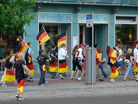 Weg zur Fanmeile Fotos