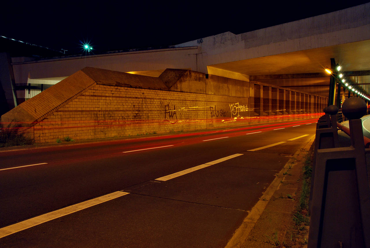 Autobahn bei Nacht Foto 