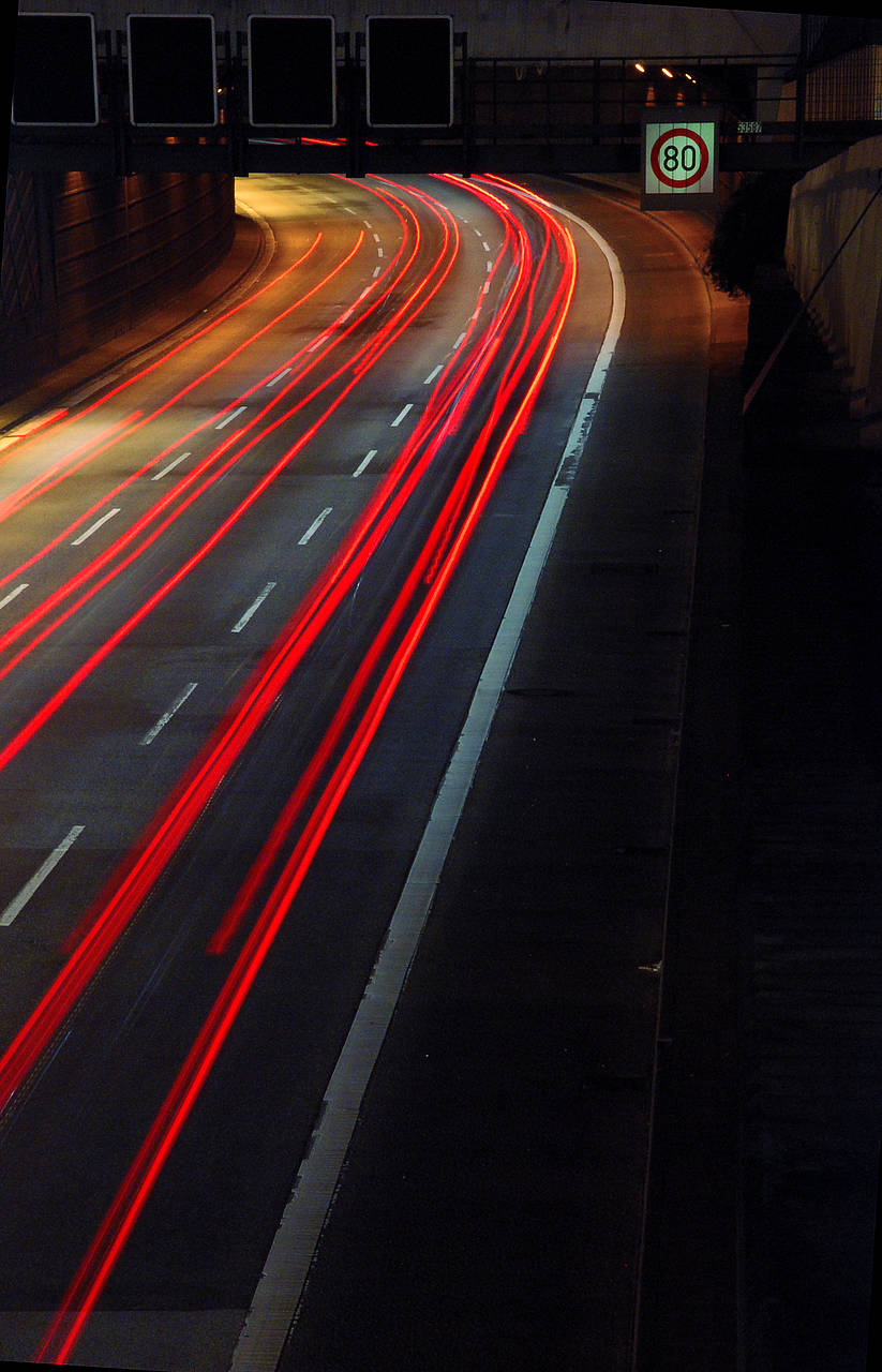 Autobahn bei Nacht