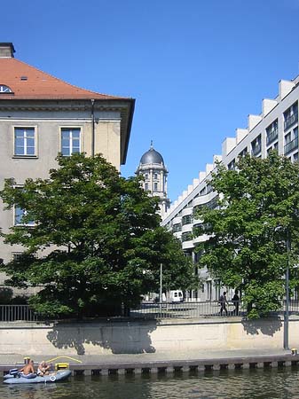 Foto Häuser und Bäume