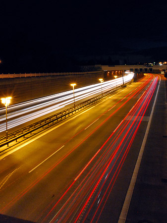 Autobahn bei Nacht Fotos