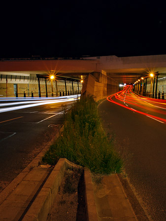 Autobahn bei Nacht