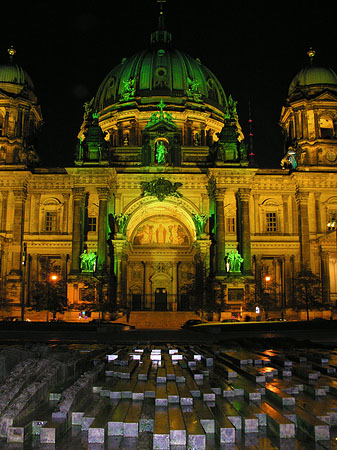 Foto Berliner Dom bei Nacht