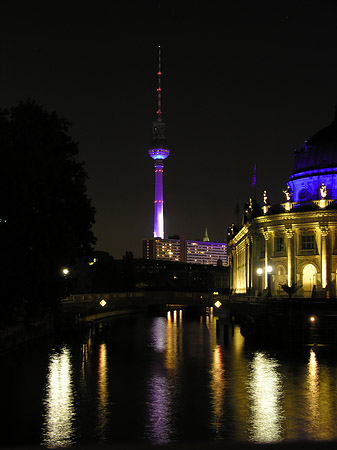 Foto Bodemuseum und Fernsehturm - Berlin