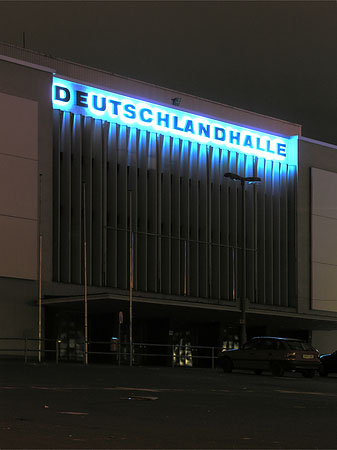 Deutschlandhalle bei Nacht - Berlin (Berlin)