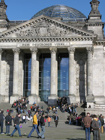 Touristen am Reichstag Foto 