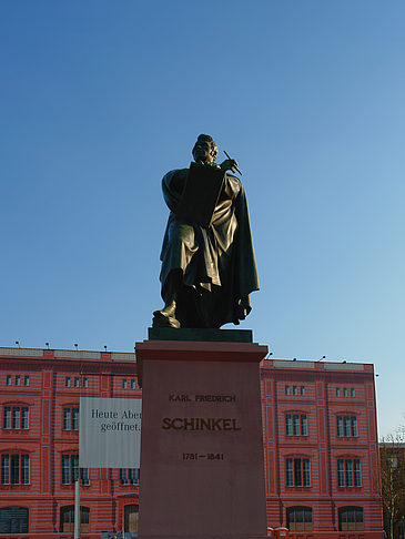 Schinkelstatue Fotos