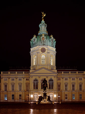 Platz vor dem Schloss Charlottenburg