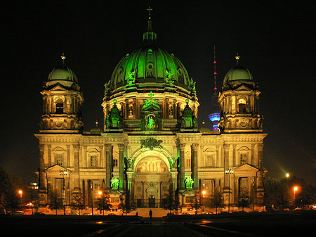 Berliner Dom bei Nacht