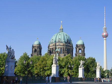 Foto Berliner Dom mit Fernsehturm - Berlin