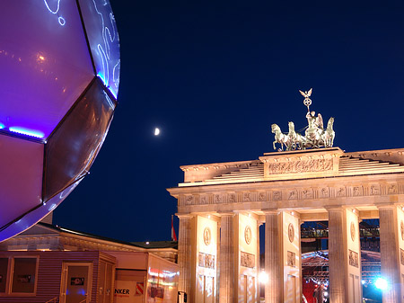 Brandenburger Tor bei Nacht Fotos