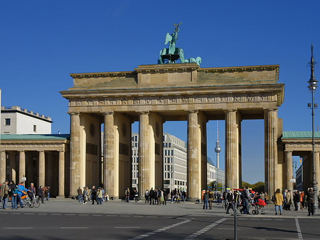 Platz des 18. März Foto 