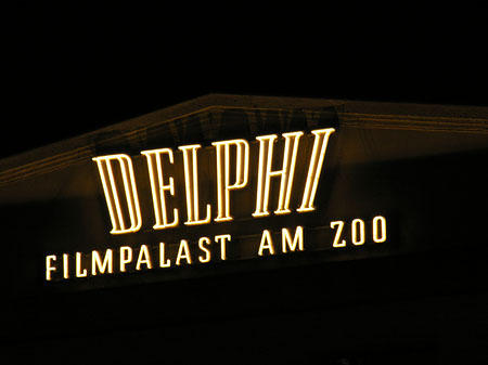 Fotos Filmpalast Delphi bei Nacht