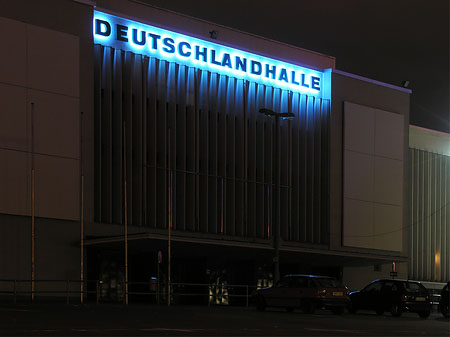 Deutschlandhalle bei Nacht - Berlin (Berlin)