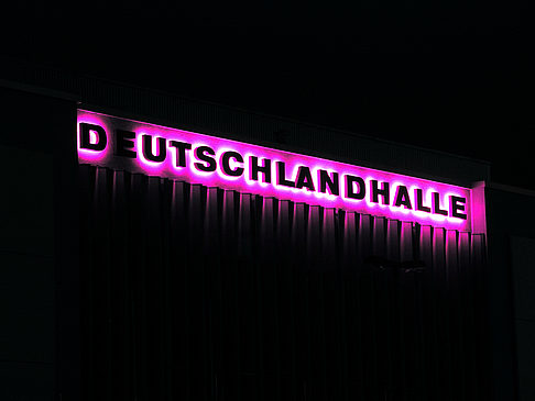 Deutschlandhalle bei Nacht - Berlin (Berlin)