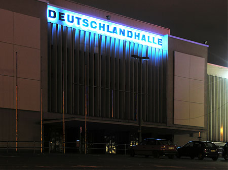 Deutschlandhalle bei Nacht - Berlin (Berlin)