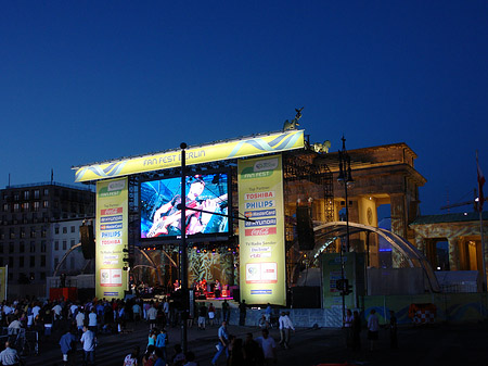 Fotos Fanfest bei Nacht