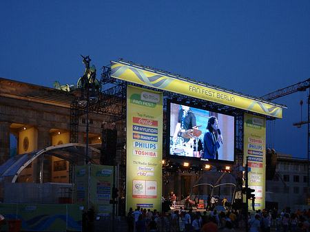 Foto Fanfest bei Nacht