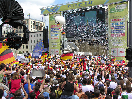 Fotos Konfetti Parade - Nationalmannschaft