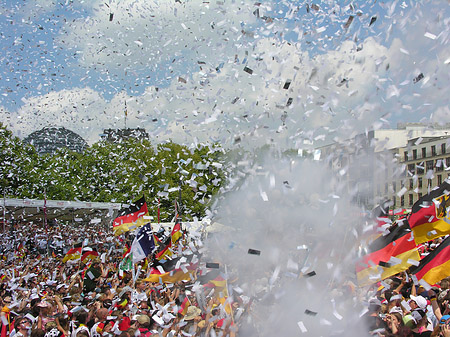 Foto Konfetti Parade - Nationalmannschaft