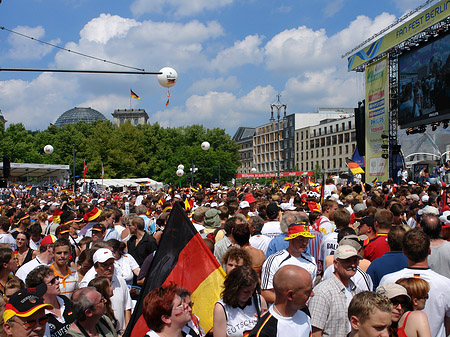 Leinwand und Fans Fotos