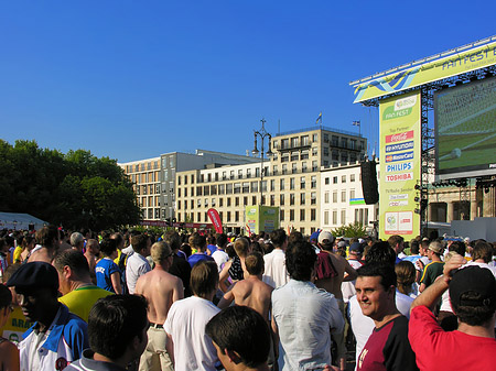 Leinwand und Fans Fotos