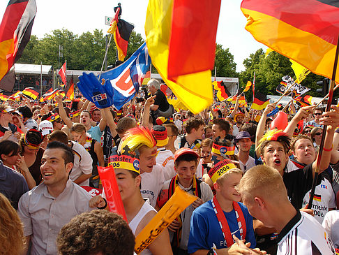 Fotos Fanfest - Menchenmasse | Berlin