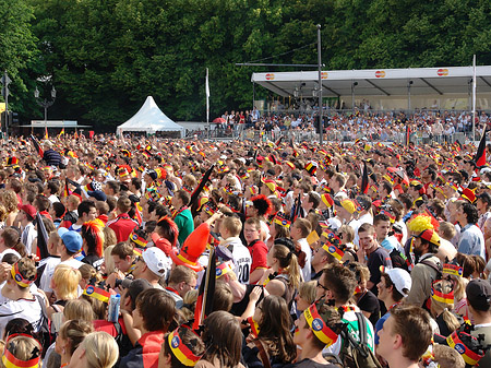 Fanfest - Menchenmasse Foto 