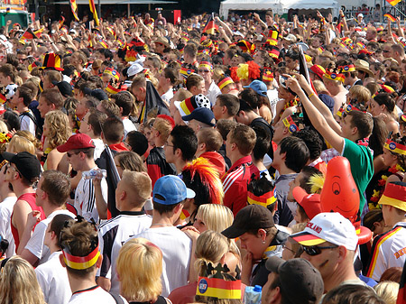 Fanfest - Menchenmasse Fotos