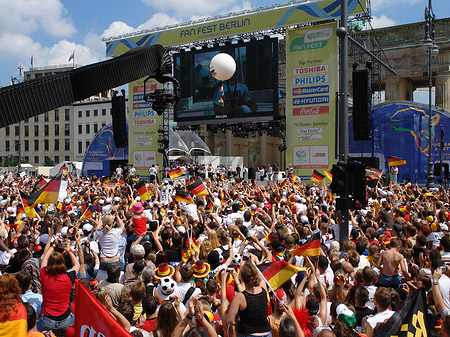 Foto Fanfest - Menchenmasse