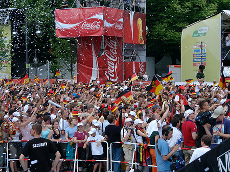 Fotos Fanfest - Menchenmasse | Berlin