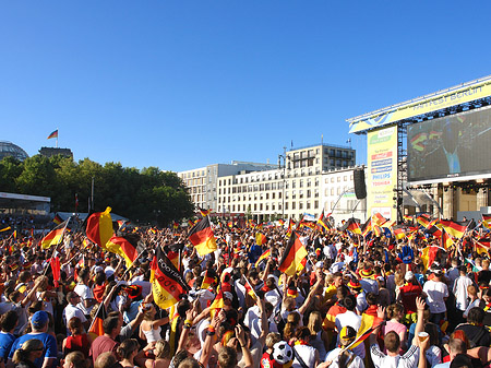 Foto Fanmeile am Reichstag - Berlin