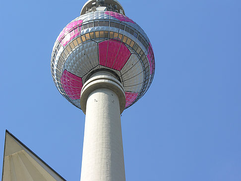 Fotos Fernsehturm mit Ecke