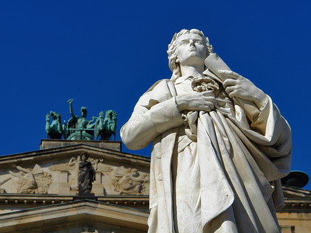 Foto Schillerdenkmal mit Konzerthaus