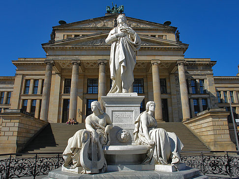 Fotos Schillerdenkmal mit Konzerthaus | Berlin