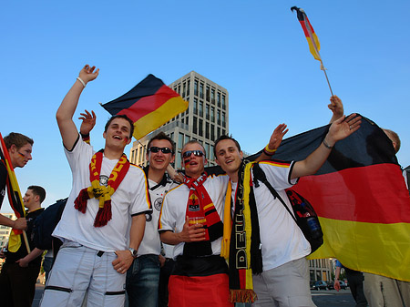 Fotos Straßenjubel | Berlin