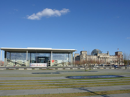 Paul-Löbe-Bau und Reichstag Fotos