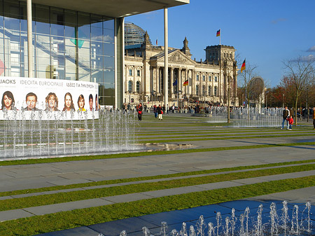 Foto Paul-Löbe-Bau und Reichstag - Berlin