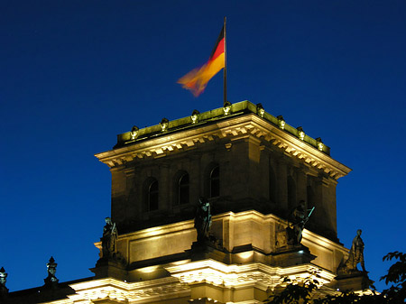 Reichstag bei Nacht