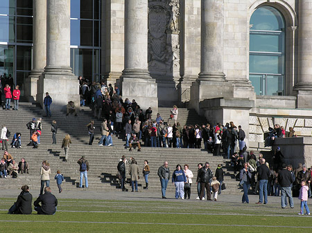 Touristen am Reichstag