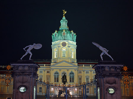 Foto Eingang zum Schloss Charlottenburg - Berlin