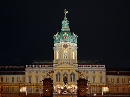Fotos Schloss Charlottenburg bei Nacht