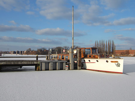 Schiff im Eis Foto 