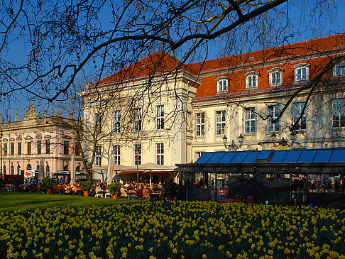 Opernpalais