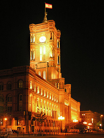 Fotos Rotes Rathaus bei Nacht | Berlin